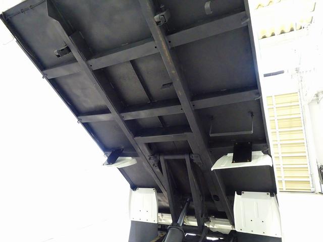 エルフトラック フルフラットローダンプ 2t Lゲートダンプ リア一方開 自動シート付(48cm) 前立てプロテクターアングル補強加工 左電各ミラー トラクションコントロール(31枚目)