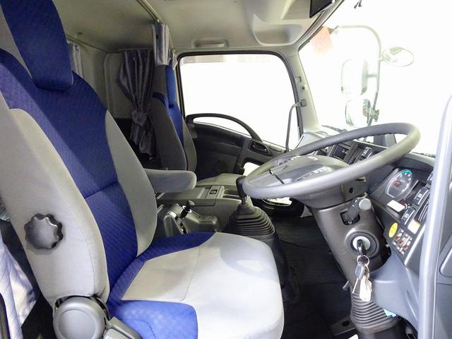 フォワード 7.3t 増トン ワイドベッド付 アルミウイング リアエアサス リア観音扉 セイコーラック 床フック5対 ラッシング2段 荷室LED灯 左電格ミラー/ヒーター エアサスシート/肘掛け(7枚目)