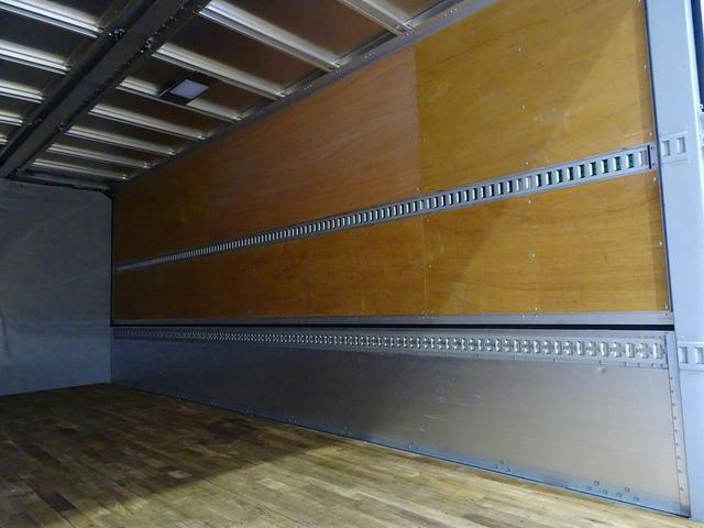 フォワード 7.3t 増トン ワイドベッド付 アルミウイング リアエアサス リア観音扉 セイコーラック 床フック5対 ラッシング2段 荷室LED灯 左電格ミラー/ヒーター エアサスシート/肘掛け(30枚目)