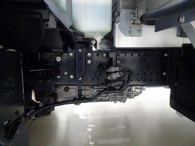 フォワード 7.3t 増トン ワイドベッド付 アルミウイング リアエアサス リア観音扉 セイコーラック 床フック5対 ラッシング2段 荷室LED灯 左電格ミラー/ヒーター エアサスシート/肘掛け(42枚目)