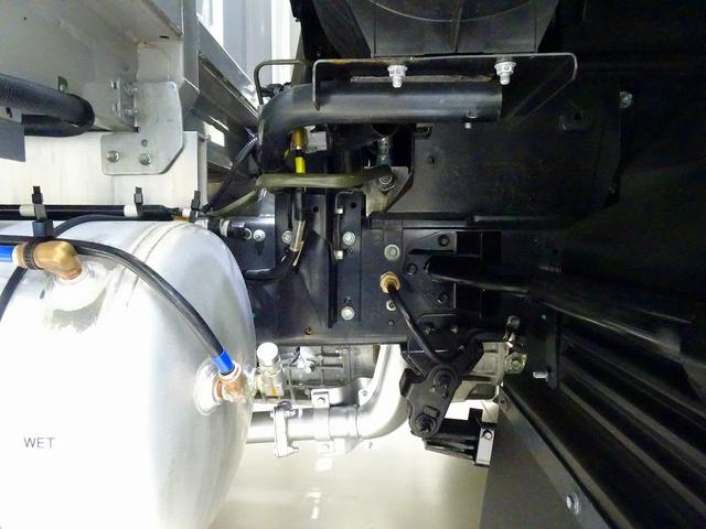 フォワード 7.3t 増トン ワイドベッド付 アルミウイング リアエアサス リア観音扉 セイコーラック 床フック5対 ラッシング2段 荷室LED灯 左電格ミラー/ヒーター エアサスシート/肘掛け(48枚目)