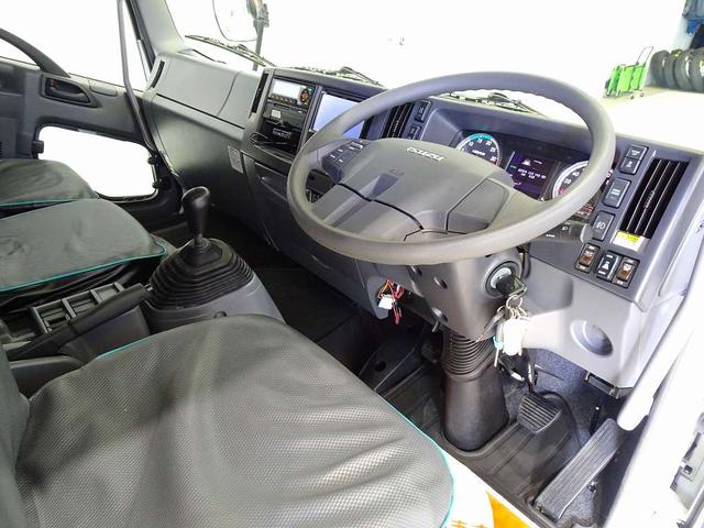 フォワード 　２．２ｔ　ワイドベッド付　アルミウイング　格納ゲート付　リアエアサス　リア観音扉　セイコーラック　ラッシング２段　床フック５対　荷室リア入口回転渡し板付　荷室ＬＥＤ灯　ＰＧ／１，０００ｋｇ　リモコン付（5枚目）