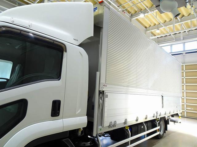 フォワード 　２．２ｔ　ワイドベッド付　アルミウイング　格納ゲート付　リアエアサス　リア観音扉　セイコーラック　ラッシング２段　床フック５対　荷室リア入口回転渡し板付　荷室ＬＥＤ灯　ＰＧ／１，０００ｋｇ　リモコン付（24枚目）