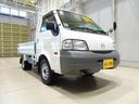 ボンゴトラック ＤＸ　ＤＸ　１ｔ　４ＷＤ（切替式）　ワイドロー　Ｗタイヤ　平ボデー　　三方開　スチールボディ　アオリ三方上部プロテクター付　リアアオリチェーン２個　ＳＲＳ　集中ドアロック　左ミラー電動角度調整（2枚目）