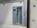 　１２ｔ　３軸　６×２　リアエアサス　低温冷凍ウイング　－３５度設定　－０度確認　右シャシ中央サブエンジン／スタンバイ付　五方開　セイコーラック　床ステンレス　ジョロダーレール　ラッシング２段　水抜き穴（30枚目）