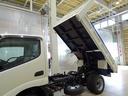 全低床 2t FJL 強化ダンプ 三方開 手動コボレーン付 集中ドアロック 左電格ミラー ルームミラー式バックモニター 車線逸脱警報装置 トラクションコントロール(34枚目)