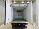 全低床 2t 標準 総重量5t未満 低温冷凍車 ±30度設定 -18度確認 リア観音扉/90度ストッパー付 床プラスチックすのこ付 左サイドスライドドア 水抜き穴前1対 荷室灯2個 仕切り扉付(脱着可)(20枚目)