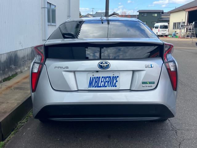 プリウス Ｓ　セーフティセンス　純正ナビテレビ　バックカメラ　ＥＴＣ　ＬＥＤヘッドライト　スマートキー　プッシュスタート　４ＷＤ　エアコン　盗難防止システム　衝突安全ボディ　アイドリングストップ（28枚目）