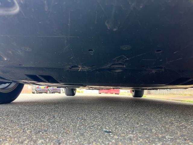 プリウス Ｓ　セーフティセンス　純正ナビテレビ　バックカメラ　ＥＴＣ　ＬＥＤヘッドライト　スマートキー　プッシュスタート　４ＷＤ　エアコン　盗難防止システム　衝突安全ボディ　アイドリングストップ（34枚目）