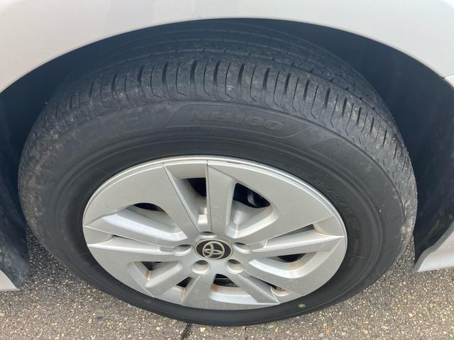 プリウス Ｓ　セーフティセンス　純正ナビテレビ　バックカメラ　ＥＴＣ　ＬＥＤヘッドライト　スマートキー　プッシュスタート　４ＷＤ　エアコン　盗難防止システム　衝突安全ボディ　アイドリングストップ（35枚目）