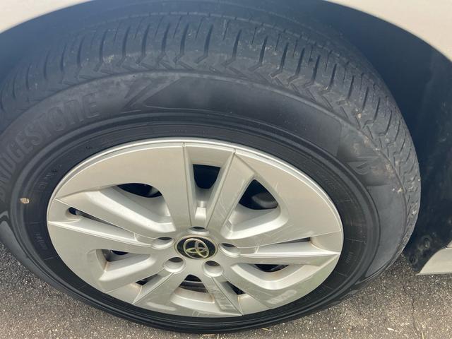 プリウス Ｓ　セーフティセンス　純正ナビテレビ　バックカメラ　ＥＴＣ　ＬＥＤヘッドライト　スマートキー　プッシュスタート　４ＷＤ　エアコン　盗難防止システム　衝突安全ボディ　アイドリングストップ（36枚目）