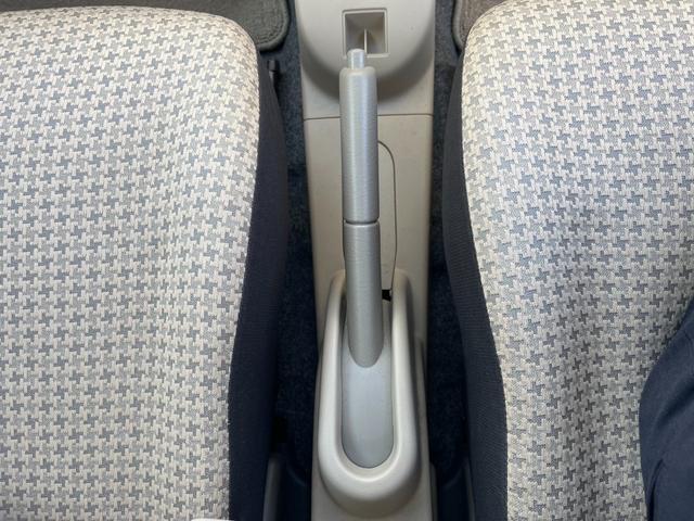 アルト Ｇ４　４ＷＤ　ＣＶＴ　ＥＴＣ　シートヒーター　プッシュスタート　スマートキー　ＣＤオーディオ　盗難防止　運転席・助手席エアバッグ　パワーウインドウ　エアコン　ＡＢＳ　パワステ　スペアタイヤ　電動格納ミラー（35枚目）