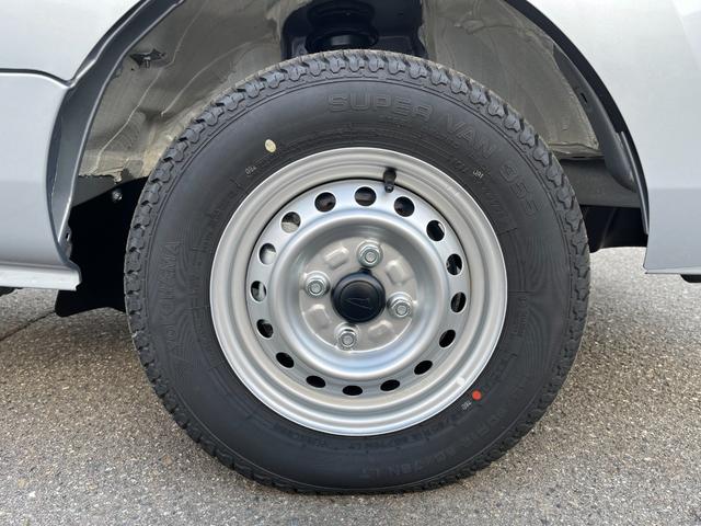 ハイゼットトラック スタンダード 3方開 4WD CVT 衝突被害軽減ブレーキ FM/AMラジオ 横滑り防止 アイドリングストップ クリアランスソナー エアコン ライトレベライザー オートマチックハイビーム レーンキープアシスト(17枚目)