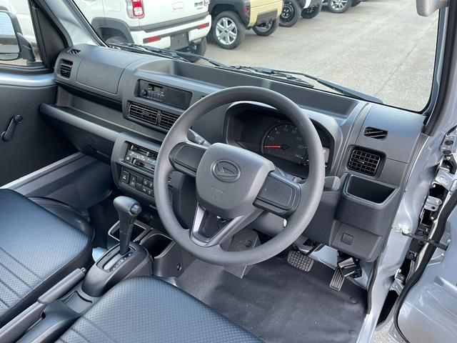ハイゼットトラック スタンダード 3方開 4WD CVT 衝突被害軽減ブレーキ FM/AMラジオ 横滑り防止 アイドリングストップ クリアランスソナー エアコン ライトレベライザー オートマチックハイビーム レーンキープアシスト(22枚目)