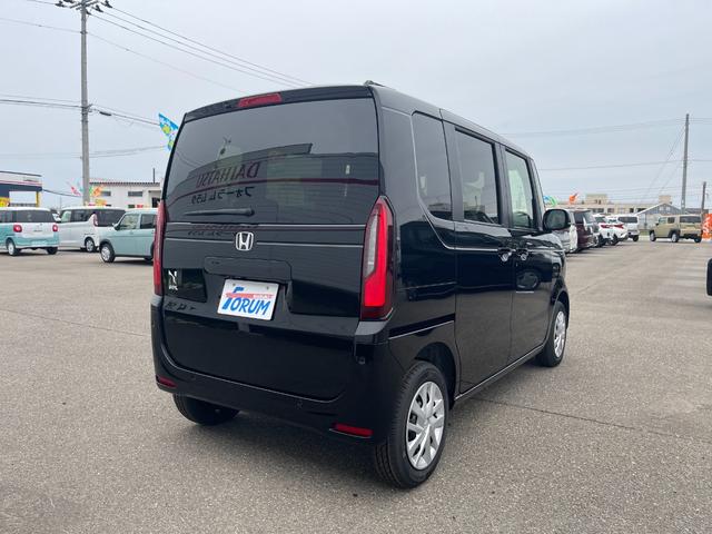 N-BOX ベースグレード 4WD 衝突被害軽減ブレーキ 左側電動スライドドア バックカメラ クリアランスソナー レーンアシスト シートヒーター スマートキー オートマチックハイビーム アイドリングストップ 盗難防止 横滑り防止(10枚目)