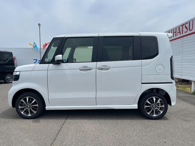 Ｎ－ＢＯＸカスタム ベースグレード　４ＷＤ　左側電動スライドドア　バックカメラ　クリアランスソナー　レーンアシスト　シートヒーター　オートマチックハイビーム　盗難防止　横滑り防止　アイドリングストップ　アダプティブクルーズコントロール（5枚目）