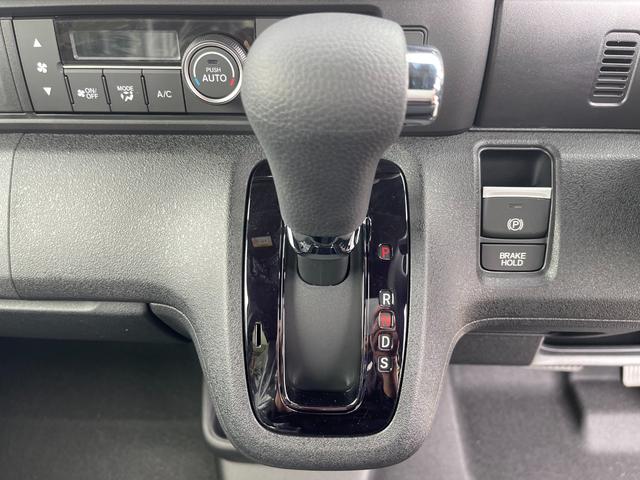 Ｎ－ＢＯＸカスタム ベースグレード　４ＷＤ　左側電動スライドドア　バックカメラ　クリアランスソナー　レーンアシスト　シートヒーター　オートマチックハイビーム　盗難防止　横滑り防止　アイドリングストップ　アダプティブクルーズコントロール（34枚目）