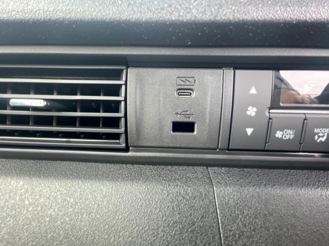 Ｎ－ＢＯＸカスタム ベースグレード　４ＷＤ　左側電動スライドドア　バックカメラ　クリアランスソナー　レーンアシスト　シートヒーター　オートマチックハイビーム　盗難防止　横滑り防止　アイドリングストップ　アダプティブクルーズコントロール（55枚目）