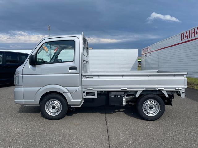 キャリイトラック KCエアコン・パワステ スズキセーフティサポート非装着車 3方開 4WD 5MT キーレス クリアランスソナー 横滑り防止 アイドリングストップ Wエアバッグ パワーウインドウ エアコン パワステ ABS ライトレベライザー(6枚目)
