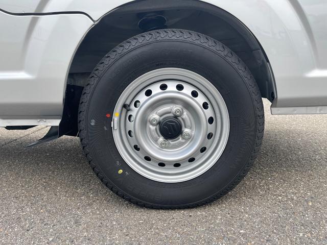 キャリイトラック KCエアコン・パワステ スズキセーフティサポート非装着車 3方開 4WD 5MT キーレス クリアランスソナー 横滑り防止 アイドリングストップ Wエアバッグ パワーウインドウ エアコン パワステ ABS ライトレベライザー(19枚目)