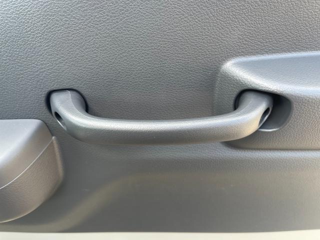 キャリイトラック KCエアコン・パワステ スズキセーフティサポート非装着車 3方開 4WD 5MT キーレス クリアランスソナー 横滑り防止 アイドリングストップ Wエアバッグ パワーウインドウ エアコン パワステ ABS ライトレベライザー(30枚目)