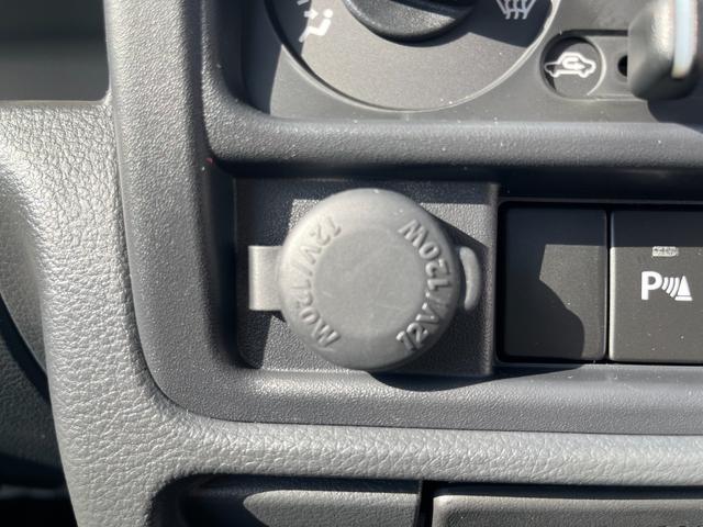 キャリイトラック KCエアコン・パワステ スズキセーフティサポート非装着車 3方開 4WD 5MT キーレス クリアランスソナー 横滑り防止 アイドリングストップ Wエアバッグ パワーウインドウ エアコン パワステ ABS ライトレベライザー(35枚目)