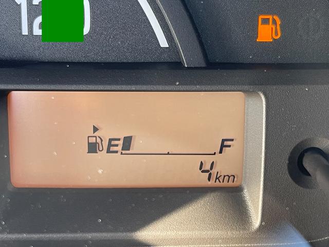 キャリイトラック KCエアコン・パワステ スズキセーフティサポート非装着車 3方開 4WD 5MT キーレス クリアランスソナー 横滑り防止 アイドリングストップ Wエアバッグ パワーウインドウ エアコン パワステ ABS ライトレベライザー(41枚目)