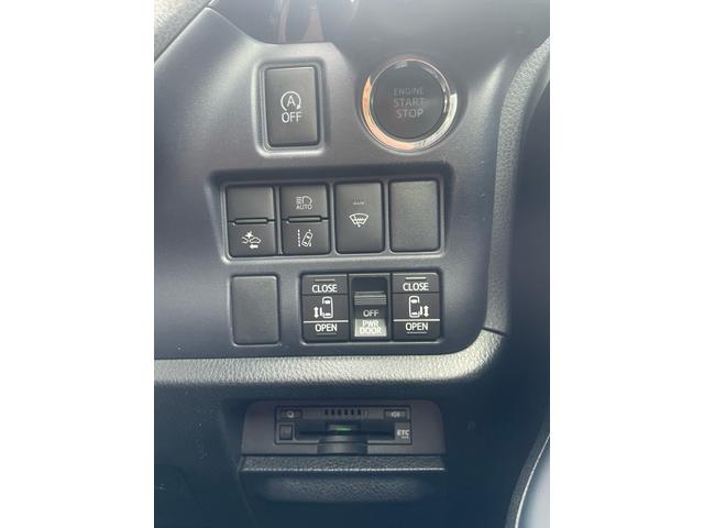 ヴォクシー ＺＳ　煌ＩＩ　２ＷＤ　純正ＴＶナビ　バックカメラ　後席フリップダウンモニター　トヨタセーフティセンス　両側パワースライドドア　ＥＴＣ　ドライブレコーダー　走行距離７万ｋｍ台　フォグライト　純正アルミホイール（5枚目）