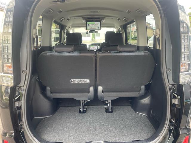 ヴォクシー ＺＳ　煌ＩＩ　２ＷＤ　純正ＴＶナビ　バックカメラ　後席フリップダウンモニター　トヨタセーフティセンス　両側パワースライドドア　ＥＴＣ　ドライブレコーダー　走行距離７万ｋｍ台　フォグライト　純正アルミホイール（13枚目）