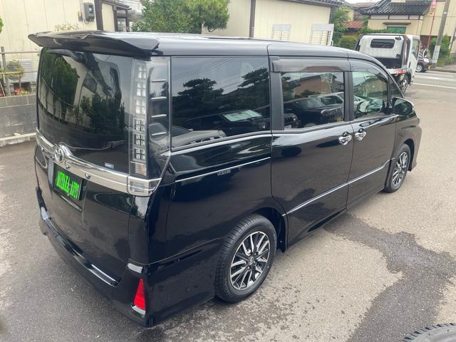 ヴォクシー ＺＳ　煌ＩＩ　２ＷＤ　純正ＴＶナビ　バックカメラ　後席フリップダウンモニター　トヨタセーフティセンス　両側パワースライドドア　ＥＴＣ　ドライブレコーダー　走行距離７万ｋｍ台　フォグライト　純正アルミホイール（23枚目）