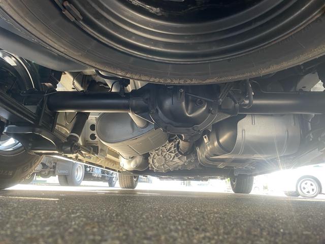 ＮＶ３５０キャラバンバン ロングライダープレミアムＧＸターボプロスタイルパック　４ＷＤ　純正ＴＶナビ　アラウンドビューモニター　ＥＴＣ　プッシュボタンスタート　スマートキー　アルミホイール　オートエアコン　リアヒーター　リアクーラー　プライバシーカーテン　フォグライト（28枚目）