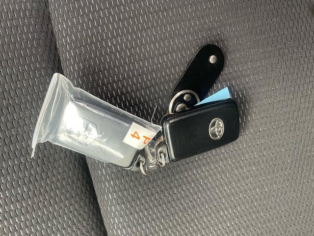 ヴィッツ Ｆ　セーフティーエディションＩＩＩ　４ＷＤ　地デジＴＶナビ　プッシュボタンスタート　スマートキー　アルミホイール　ステアリングスイッチ　トヨタセーフティセンス　ＬＥＤヘッドライト　フォグライト　電動格納ミラー　Ｂｌｕｅｔｏｏｔｈ（17枚目）