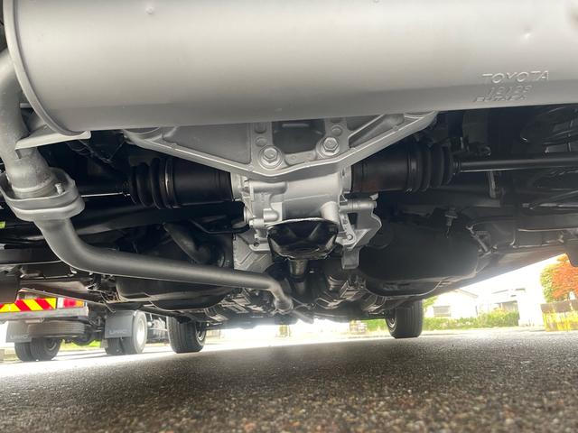 ヴィッツ Ｆ　セーフティーエディションＩＩＩ　４ＷＤ　地デジＴＶナビ　プッシュボタンスタート　スマートキー　アルミホイール　ステアリングスイッチ　トヨタセーフティセンス　ＬＥＤヘッドライト　フォグライト　電動格納ミラー　Ｂｌｕｅｔｏｏｔｈ（30枚目）