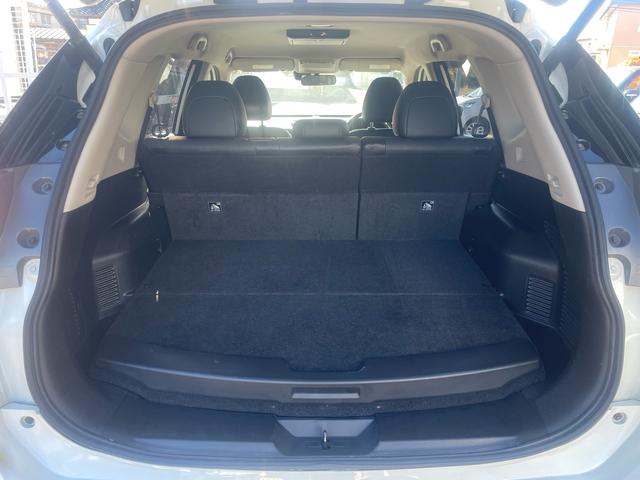 エクストレイル ２０Ｘ　ハイブリッド　エマージェンシーブレーキＰ　４ＷＤ　ＴＶナビ　バックカメラ　フリップダウンモニター　ＥＴＣ　スマートキー　プッシュボタンスタート　エマ―ジェンシーブレーキ　シートヒーター　純正アルミホイール　パワーバックドア　ハイブリッド車（13枚目）