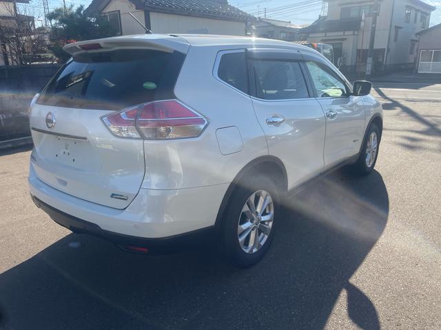 エクストレイル ２０Ｘ　ハイブリッド　エマージェンシーブレーキＰ　４ＷＤ　ＴＶナビ　バックカメラ　フリップダウンモニター　ＥＴＣ　スマートキー　プッシュボタンスタート　エマ―ジェンシーブレーキ　シートヒーター　純正アルミホイール　パワーバックドア　ハイブリッド車（27枚目）