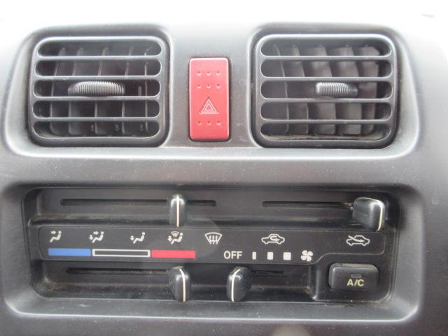 キャリイトラック ＫＣ　４ＷＤ　エアコン　パワーステアリング　ＡＭ／ＦＭラジオ付き　ワンオーナー（10枚目）