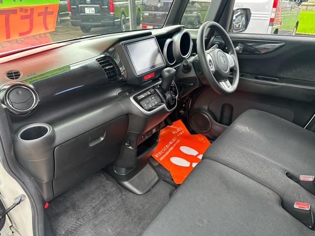Ｎ－ＢＯＸカスタム Ｇ・Ｌパッケージ　車検整備付き　純正ＡＷ　純正９インチナビ　Ｂｌｕｅｔｏｏｔｈ　バックカメラ　フルセグＴＶ　ＳＤ　左側パワースライドドア　リア席サンシェード　ＥＴＣ車載器　ＨＩＤライト　オートライト　自社保証付き（16枚目）
