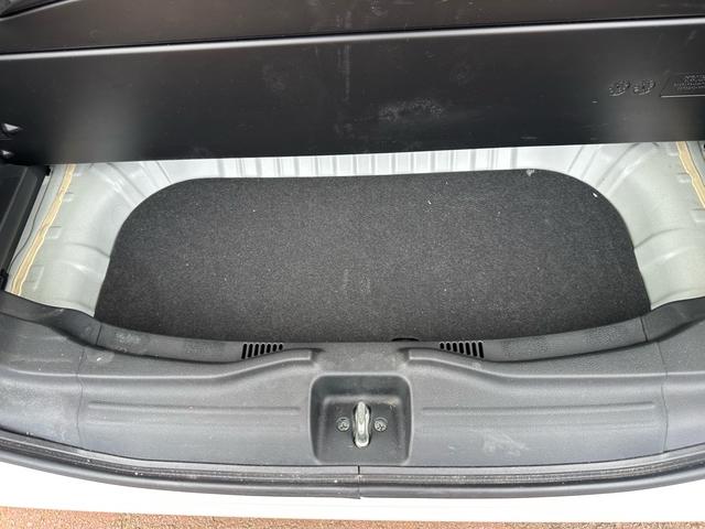 Ｎ－ＢＯＸカスタム Ｇ・Ｌパッケージ　車検整備付き　純正ＡＷ　純正９インチナビ　Ｂｌｕｅｔｏｏｔｈ　バックカメラ　フルセグＴＶ　ＳＤ　左側パワースライドドア　リア席サンシェード　ＥＴＣ車載器　ＨＩＤライト　オートライト　自社保証付き（28枚目）