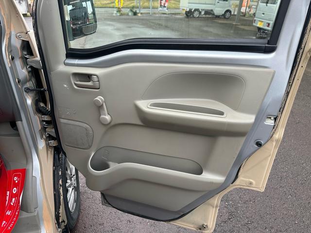 エブリイ ＰＡ　パートタイム４ＷＤ　車検整備付き　色替えペイント　原色シルバー　社外ＡＷ　ハイルーフ　２ｎｄ発進　５速ＡＴ　サイドカーテン　自社保証３か月３０００Ｋｍ付き（11枚目）