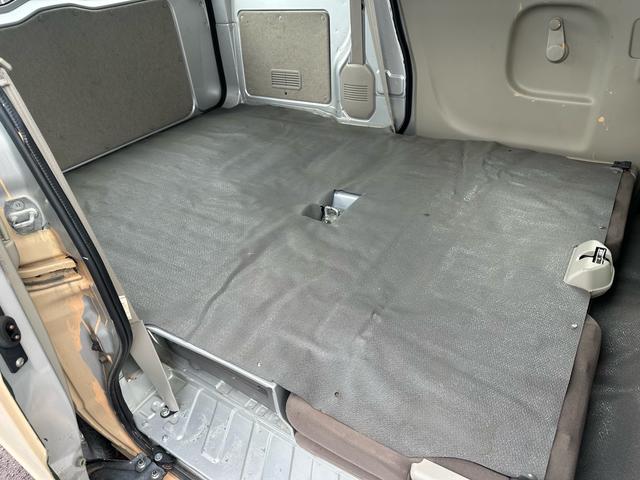 エブリイ ＰＡ　パートタイム４ＷＤ　車検整備付き　色替えペイント　原色シルバー　社外ＡＷ　ハイルーフ　２ｎｄ発進　５速ＡＴ　サイドカーテン　自社保証３か月３０００Ｋｍ付き（23枚目）