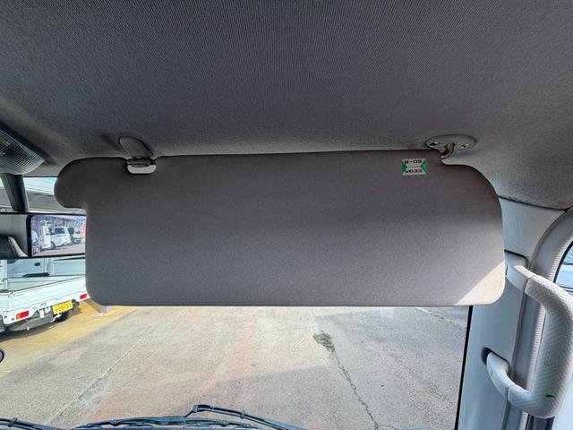 タイタンダッシュ シングルワイドローＤＸ　車検Ｒ８年４月まで　切り替え４ＷＤ　ＭＴ　純正オーディオ　電動格納ミラー　エアコン　パワーステアリング　ＨＩＤヘッドライト　ＥＴＣ車載器　シングルタイヤ　新免許対応車（30枚目）