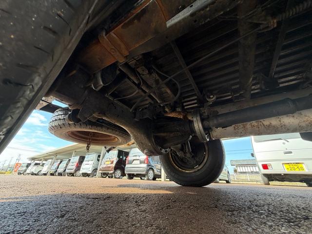 タイタンダッシュ シングルワイドローＤＸ　車検Ｒ８年４月まで　切り替え４ＷＤ　ＭＴ　純正オーディオ　電動格納ミラー　エアコン　パワーステアリング　ＨＩＤヘッドライト　ＥＴＣ車載器　シングルタイヤ　新免許対応車（36枚目）