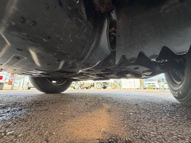 タイタンダッシュ シングルワイドローＤＸ　車検Ｒ８年４月まで　切り替え４ＷＤ　ＭＴ　純正オーディオ　電動格納ミラー　エアコン　パワーステアリング　ＨＩＤヘッドライト　ＥＴＣ車載器　シングルタイヤ　新免許対応車（37枚目）