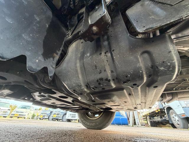 タイタンダッシュ シングルワイドローＤＸ　車検Ｒ８年４月まで　切り替え４ＷＤ　ＭＴ　純正オーディオ　電動格納ミラー　エアコン　パワーステアリング　ＨＩＤヘッドライト　ＥＴＣ車載器　シングルタイヤ　新免許対応車（40枚目）