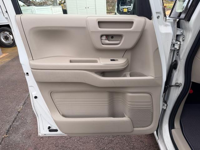 N-BOX Gホンダセンシング 車検R8年11月 純正ナビ バックカメラ ホンダセンシング LEDヘッドライト アダプティブクルーズコントロール スマートキー2個 レーンキープアシスト ETC 横滑り防止装置(16枚目)