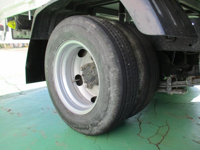 デュトロ 全低床 積載量2トン 5速MT 電動パーキングブレーキ(11枚目)