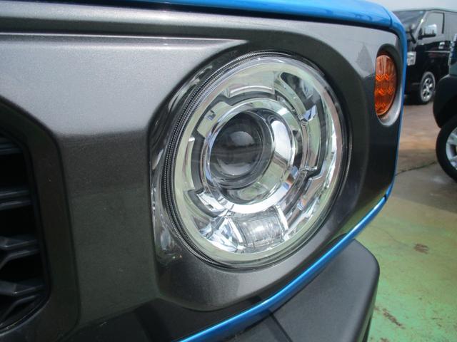 ジムニー ＸＣ　パートタイム４ＷＤ　純正アルミホイール　クルーズコントロール　ＬＥＤヘッドライト　プッシュスタート　スマートキー　９インチナビ　フルセグＴＶ　シートヒーター　スズキフロントグリル（11枚目）