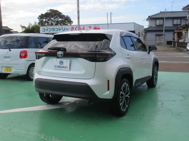 ヤリスクロス Ｚ　Ｄオーディオ　ナビ　フルセグ　ＬＥＤヘッドライト　ＢＳＭ　ＰＣＳ　クリアランスソナー　パノラマモニター　純正アルミホイール　パワーバックドア　電動パーキングブレーキ　スマートキー　シートヒーター（5枚目）