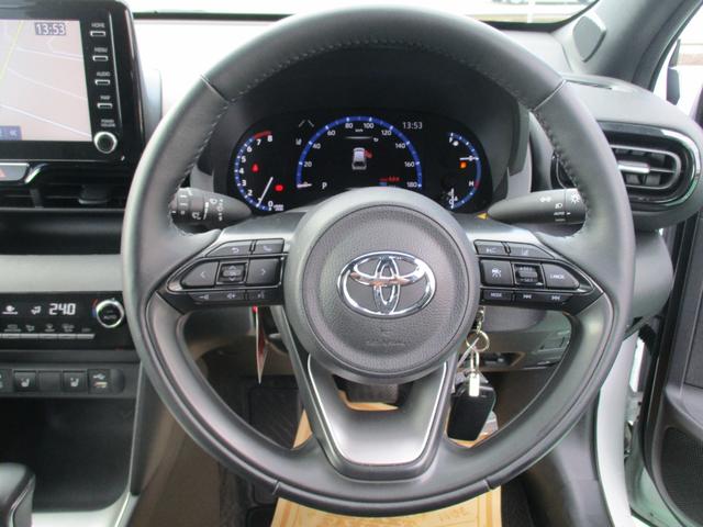 ヤリスクロス Ｚ　Ｄオーディオ　ナビ　フルセグ　ＬＥＤヘッドライト　ＢＳＭ　ＰＣＳ　クリアランスソナー　パノラマモニター　純正アルミホイール　パワーバックドア　電動パーキングブレーキ　スマートキー　シートヒーター（22枚目）