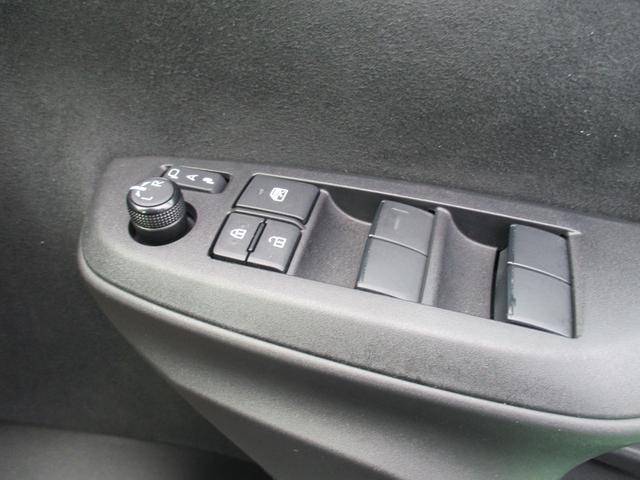 ヤリスクロス Ｚ　Ｄオーディオ　ナビ　フルセグ　ＬＥＤヘッドライト　ＢＳＭ　ＰＣＳ　クリアランスソナー　パノラマモニター　純正アルミホイール　パワーバックドア　電動パーキングブレーキ　スマートキー　シートヒーター（25枚目）